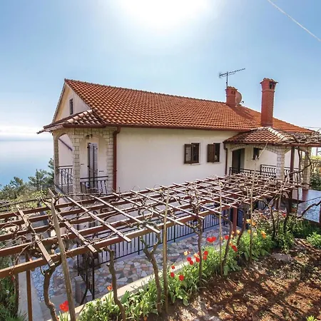 2 Bedroom Lovely In *