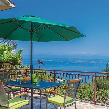 2 Bedroom Lovely In * Laurana