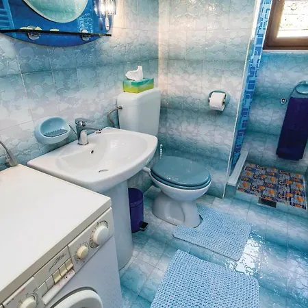2 Bedroom Lovely In Apartmán Lovran