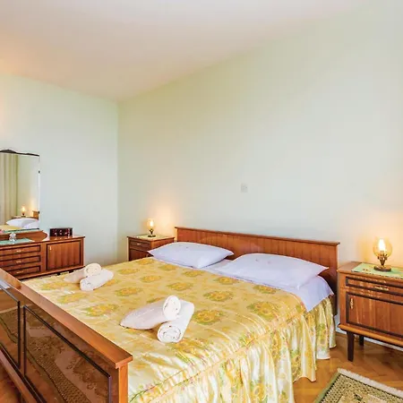 2 Bedroom Lovely In