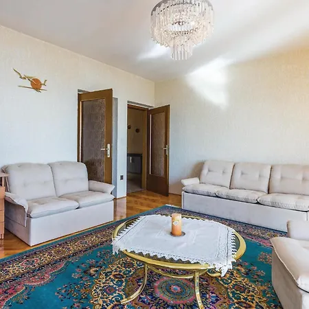 2 Bedroom Lovely In *