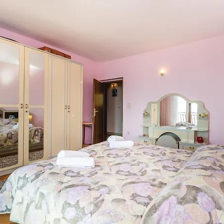 Apartmán 2 Bedroom Lovely In *